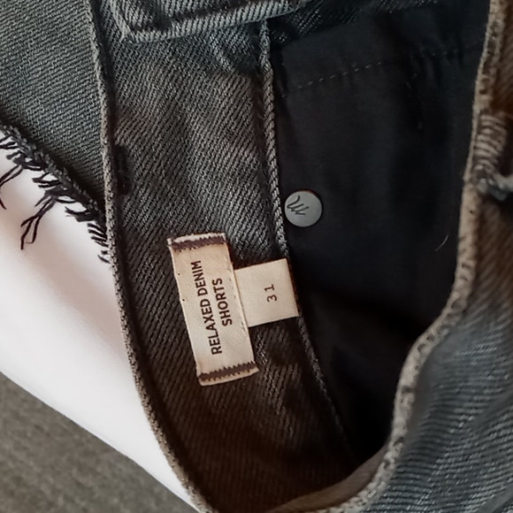MADEWELL Grey Relaxed Denim Shorts in Bienville Wash 31 - Picture 4 of 13